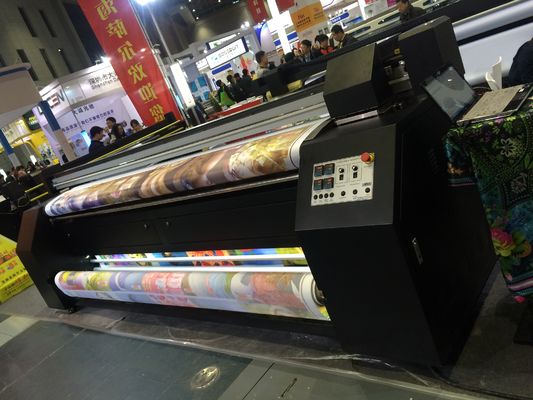 Macchina automatica della stampante del tessuto della stampante dell'indumento di Digital per la bandiera/tenda