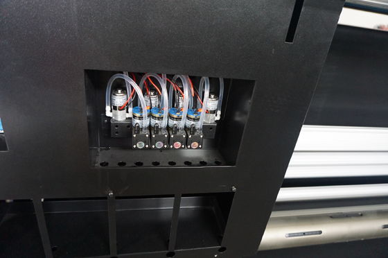 La stampatrice diretta del tessuto della sublimazione/bandiera del tessuto con Epson DX5 si dirige