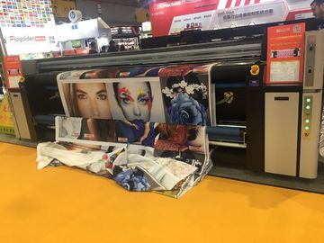 Rotolo per rotolare il tracciatore piezo-elettrico del tessuto della bandiera di 3.2m Digital